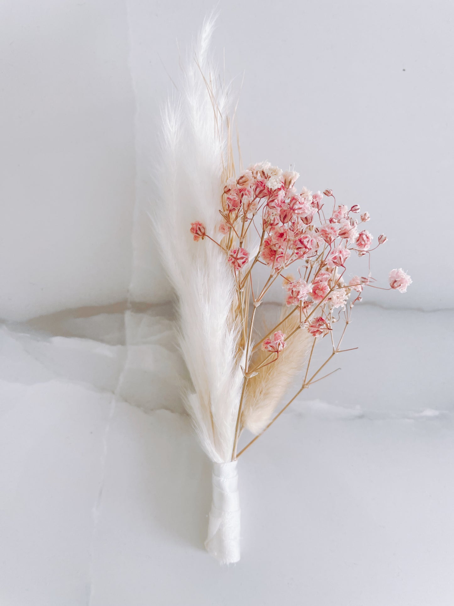 Pampas Grass+Baby’s Breathe+Bunny Tails+Pink+Blue+Cream+Purple+Red+ Yellow+Leaf Boutonniere, Spring Wedding, Summer Wedding Boutonniere, Wedding Boutonniere, Groomsmen Boho Boutonniere
