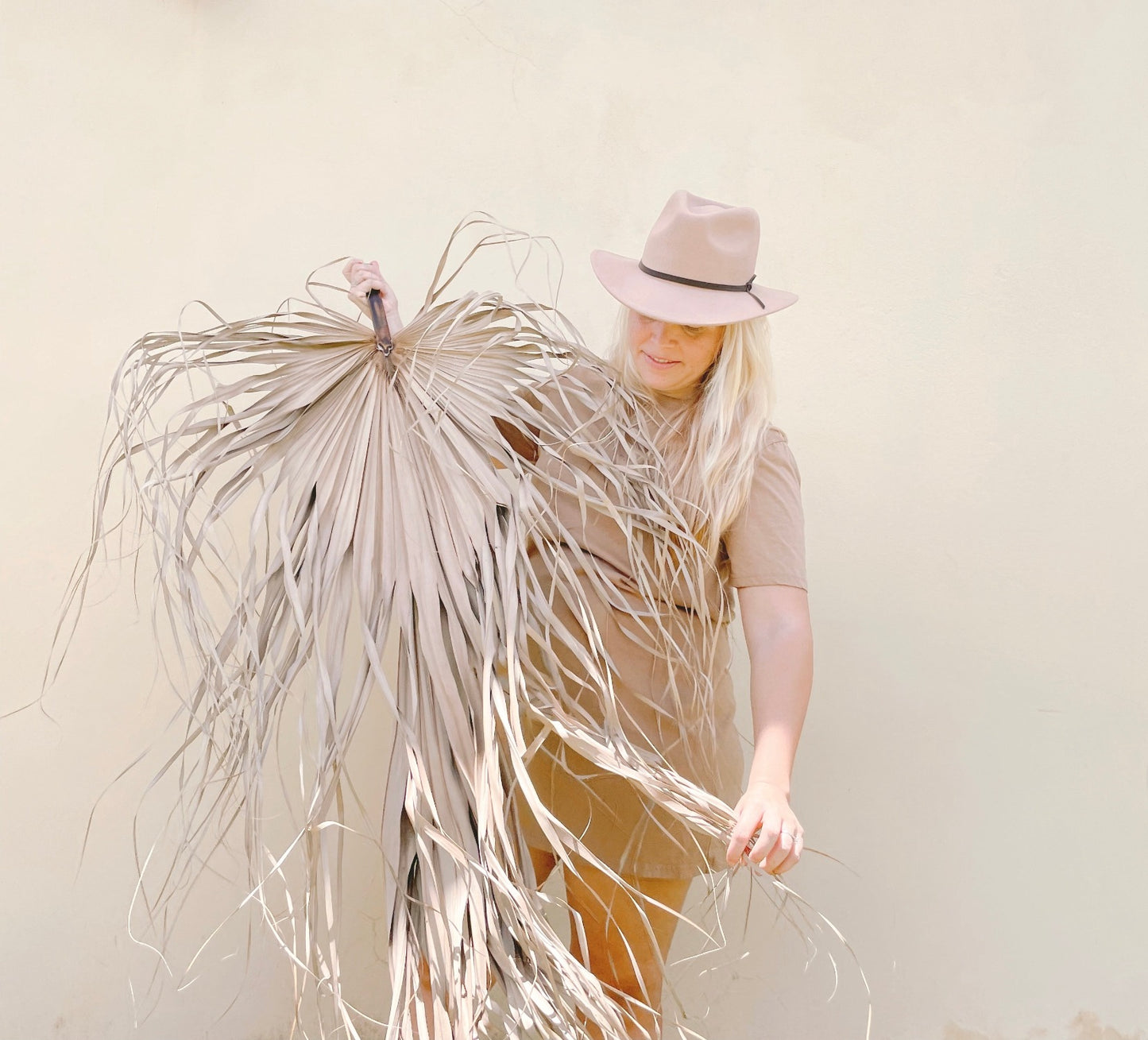 3ft. JUMBO Palm Leaf, Wispy-Ended Dried Palm Leaves, Beige Palm, Natural Sun-Dried Palm Leaf, Boho Home Decor, Wedding Party, Wall Decor, XL Large Dried Flowers